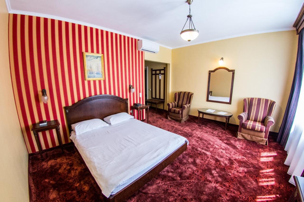 The Elite - Oradea'S Legendary Hotel Buitenkant foto