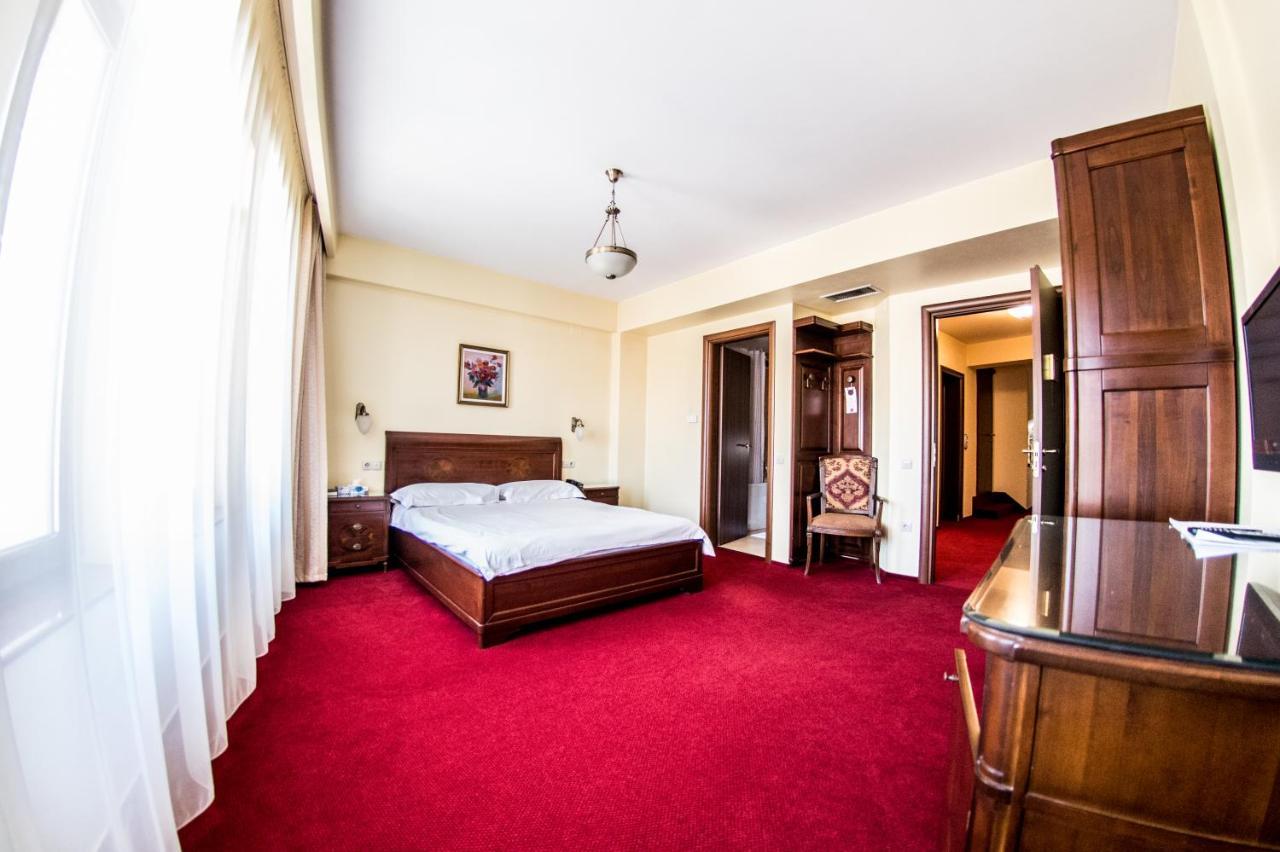 The Elite - Oradea'S Legendary Hotel Buitenkant foto
