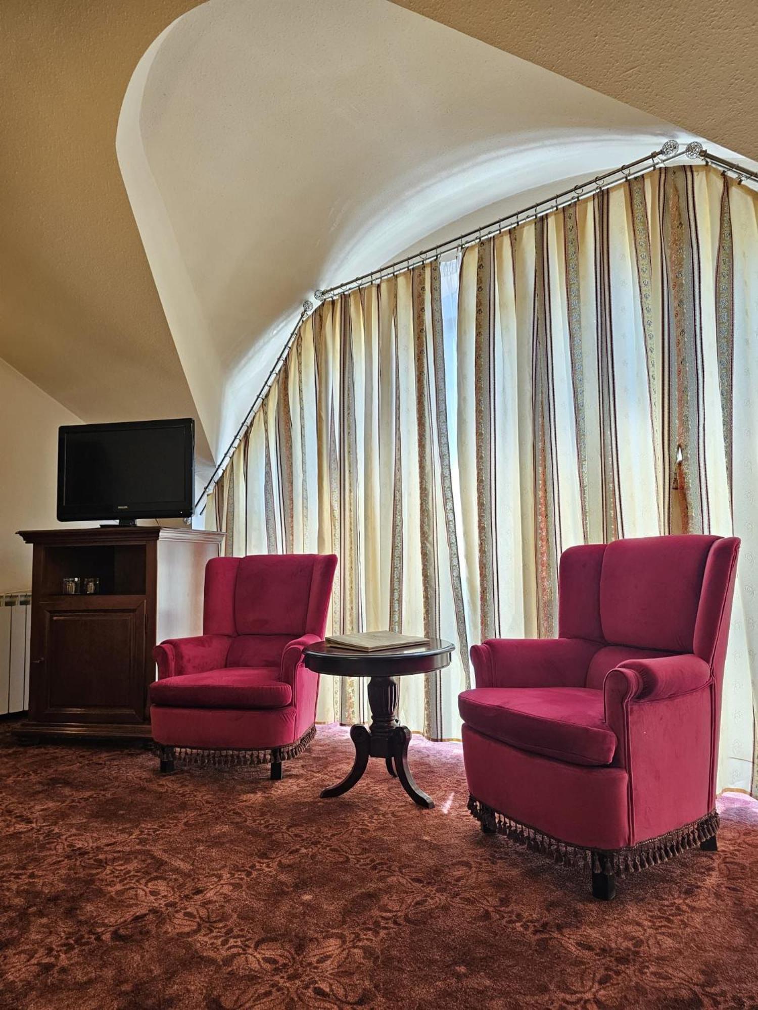 The Elite - Oradea'S Legendary Hotel Buitenkant foto
