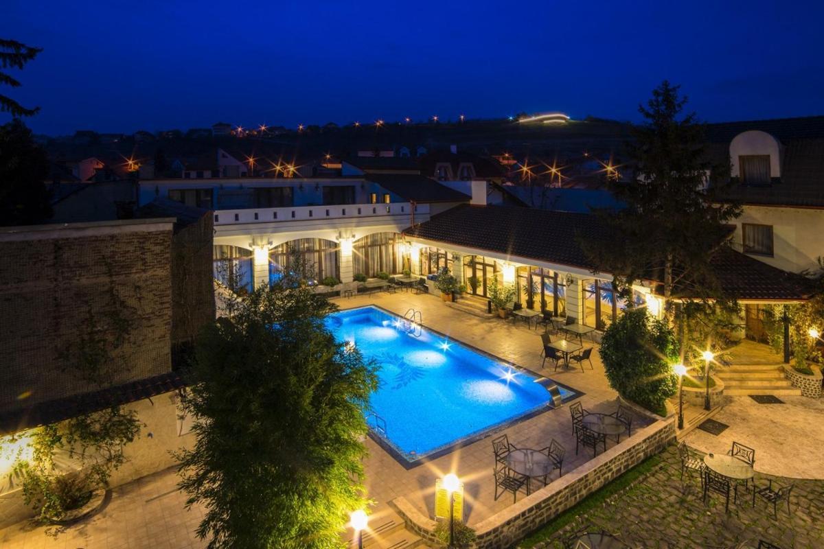 The Elite - Oradea'S Legendary Hotel Buitenkant foto