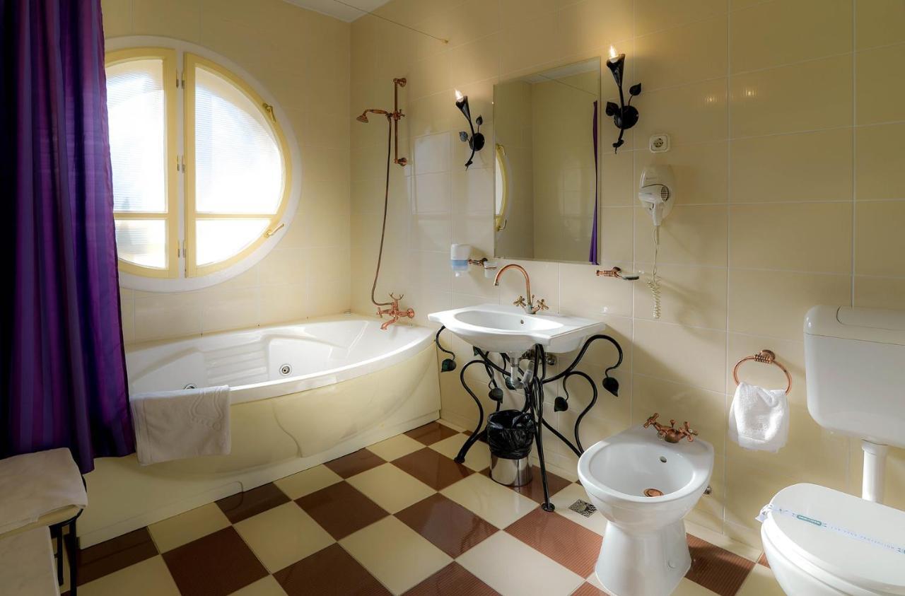 The Elite - Oradea'S Legendary Hotel Buitenkant foto